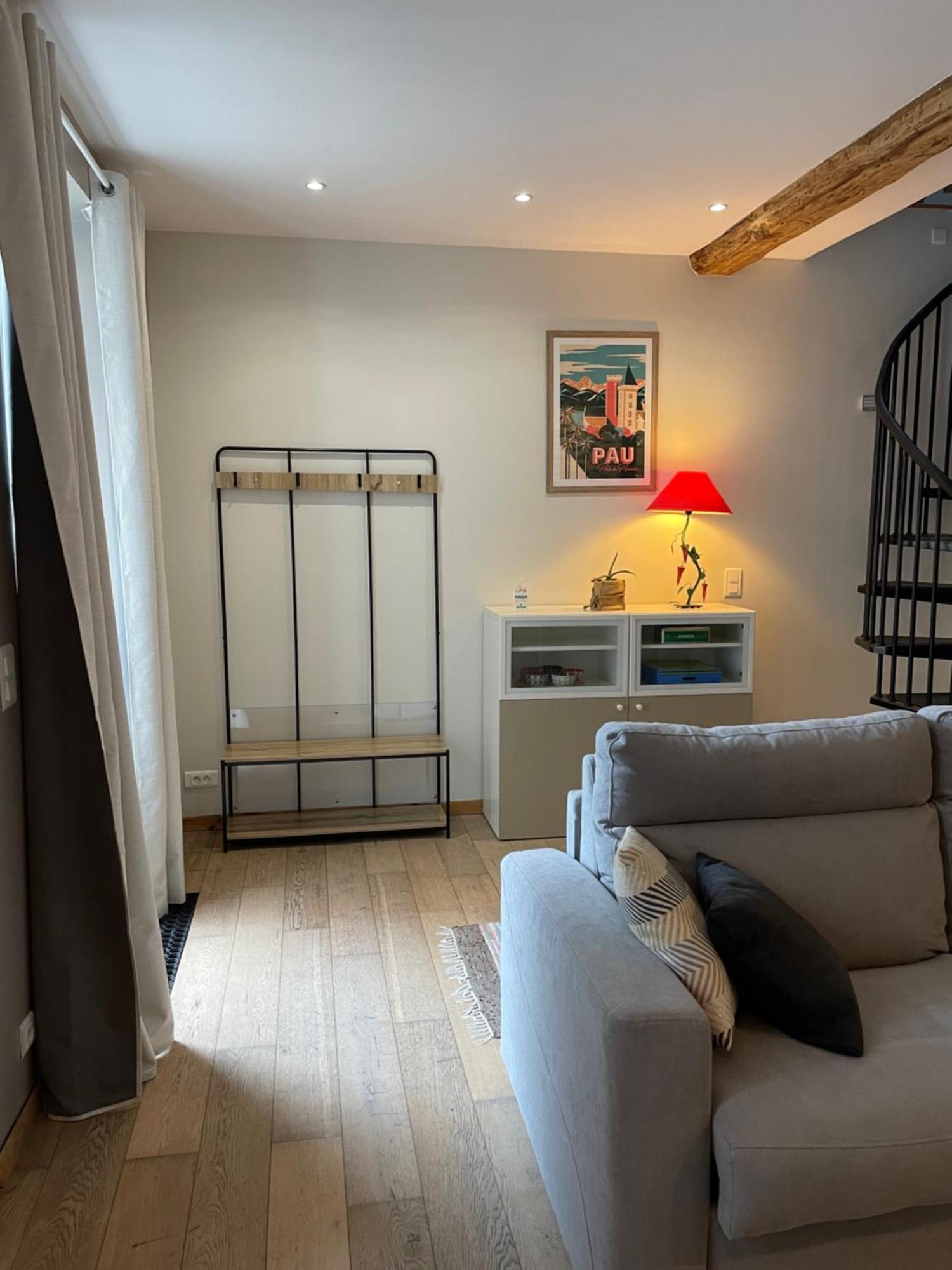 Loft De Charme En Centre-Ville 波城 外观 照片